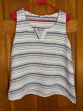 Artisan Ny White & Navy Striped V-Notch Tank